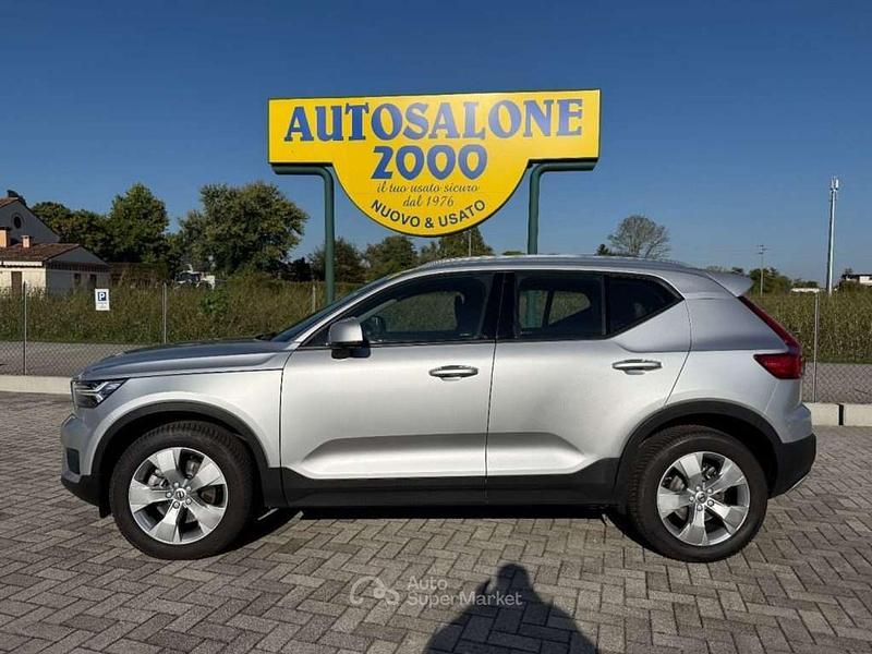 Usata Volvo XC40 Momentum 150 CV (110 kW) 2018 Argento SUV