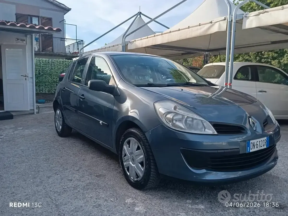 Usata Renault Clio II Dynamique 75 CV (55 kW) 2008 Blu Berlina