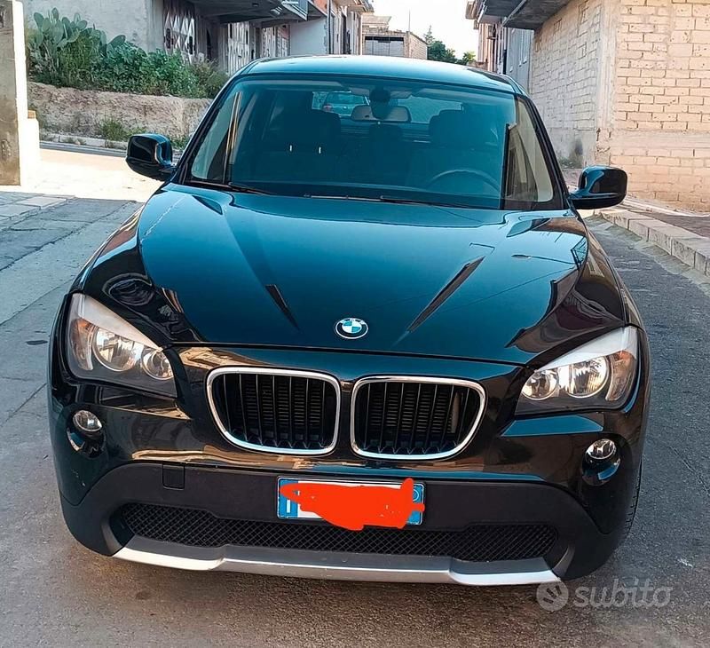 Nero Usata 2012 BMW X1 SUV | 7490 € (Buon prezzo) - Immagine 1/4