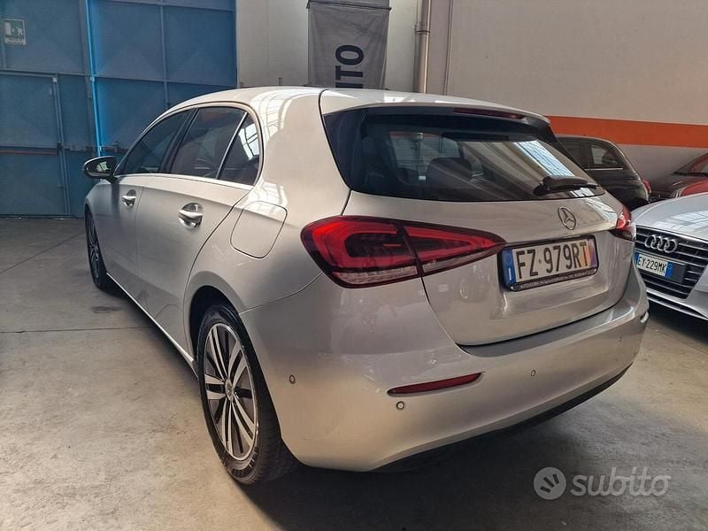 Usata Mercedes A180 Business 116 CV (85 kW) 2020 Grigio Berlina