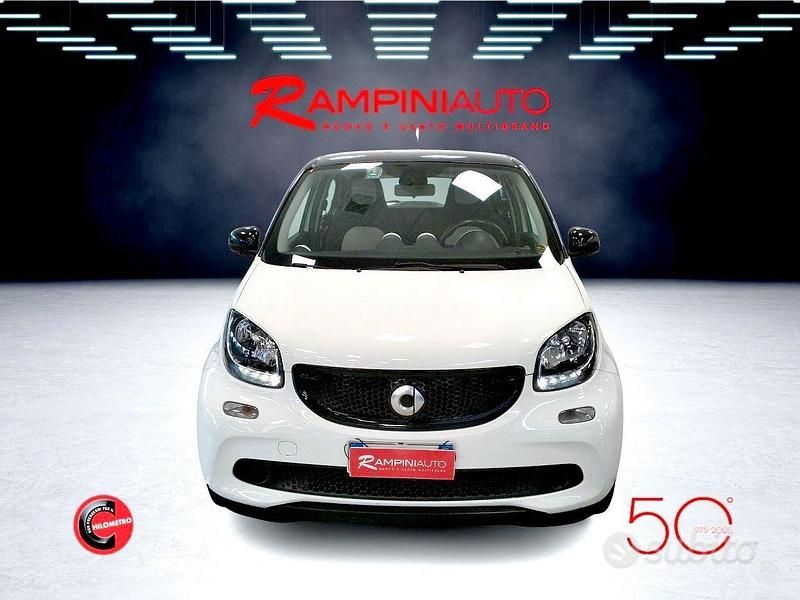 Usata Smart ForFour 71 CV (52 kW) 2015 Bianco Utilitaria