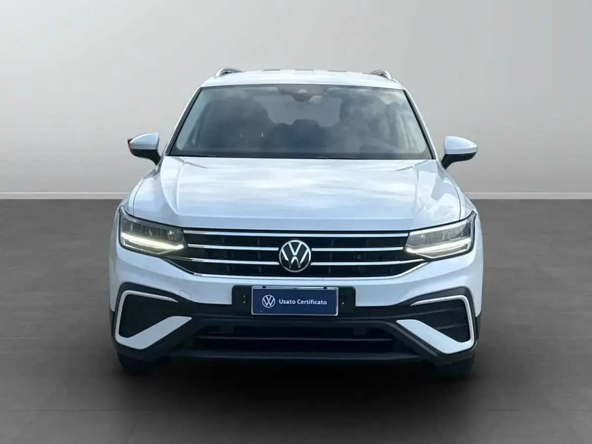 Usata VW Tiguan Allspace Life 150 CV (110 kW) 2022 0q bianco puro SUV