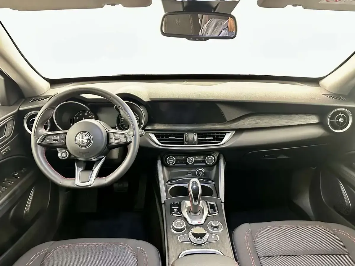 Usata Alfa Romeo Stelvio Business 201 CV (147 kW) 2022 Rosso SUV