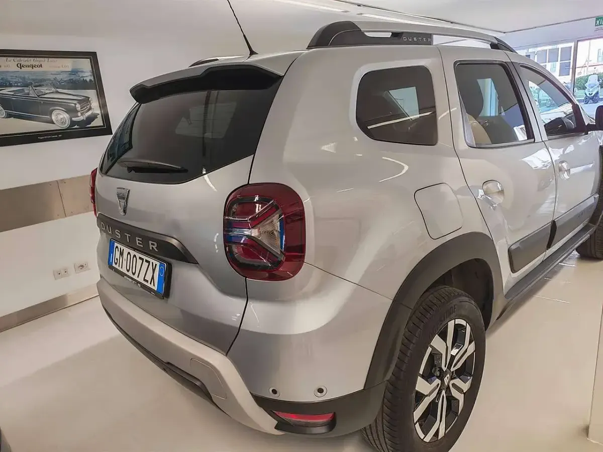 Usata Dacia Duster Journey 150 CV (110 kW) 2023 Argento SUV
