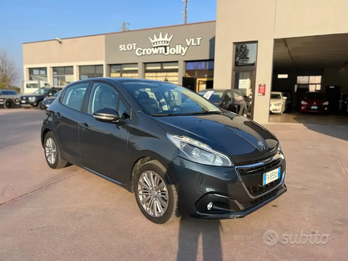 Usata Peugeot 208 Active 82 CV (60 kW) 2017 Grigio Utilitaria