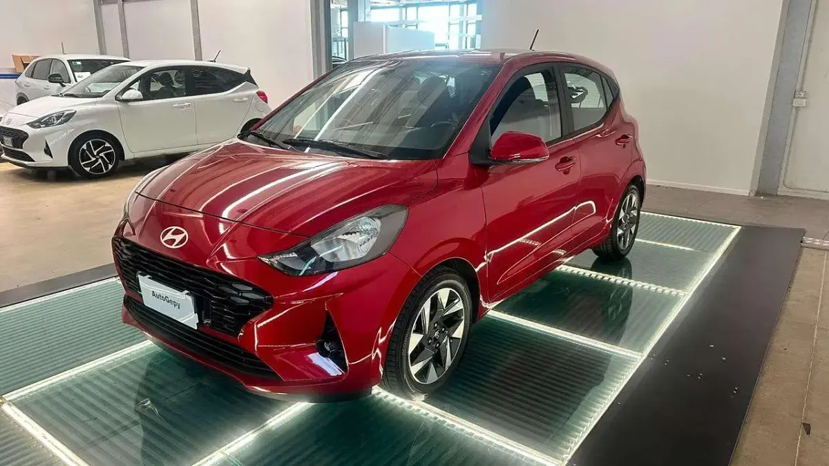 Usata Hyundai i10 67 CV (49 kW) 2024 Bordeaux Utilitaria