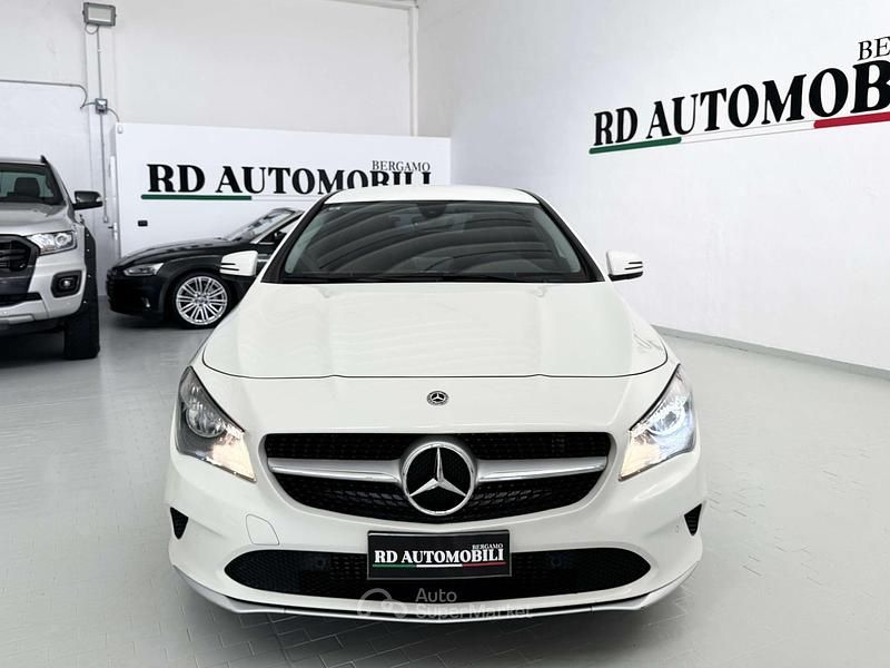 Usata Mercedes CLA200 Shooting Brake Business 136 CV (100 kW) 2017 Bianco Station wagon