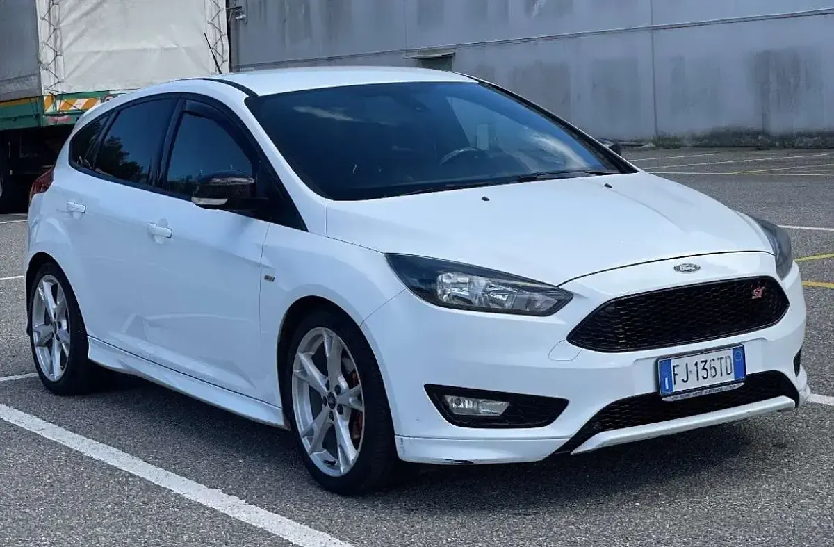 Usata Ford Focus ST-Line 125 CV (91 kW) 2017 Bianco Berlina