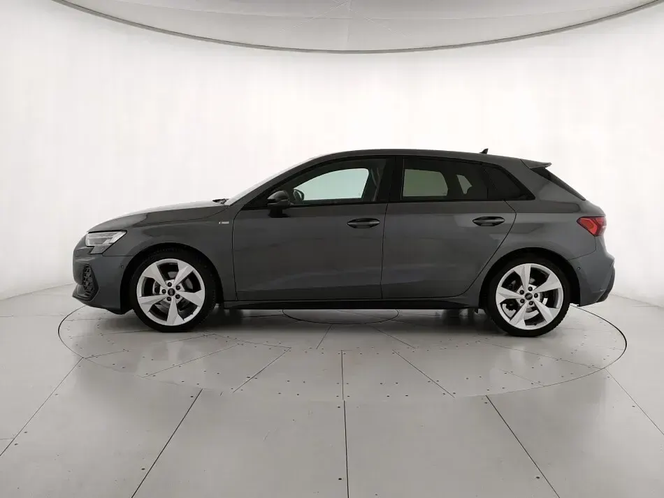 Usata Audi A3 S-Line 150 CV (110 kW) 2025 Grigio Berlina