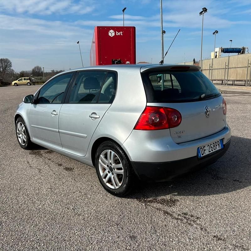 Usata VW Golf V 2007 Grigio Utilitaria