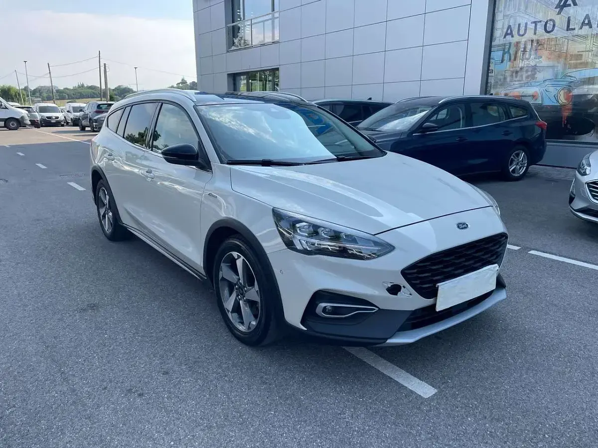 Usata Ford Focus Active 120 CV (88 kW) 2020 Grigio Station wagon
