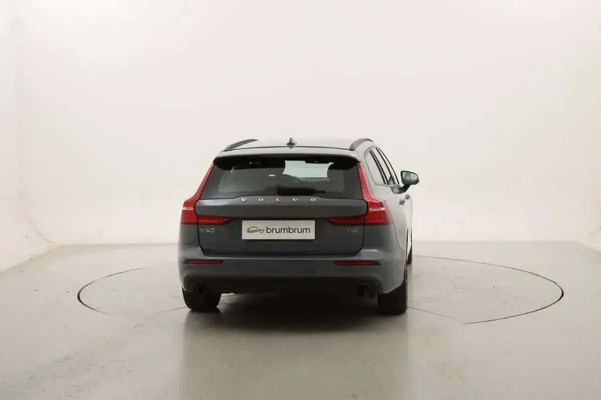 Usata Volvo V60 Business Edition 197 CV (144 kW) 2021 Grigio Station wagon
