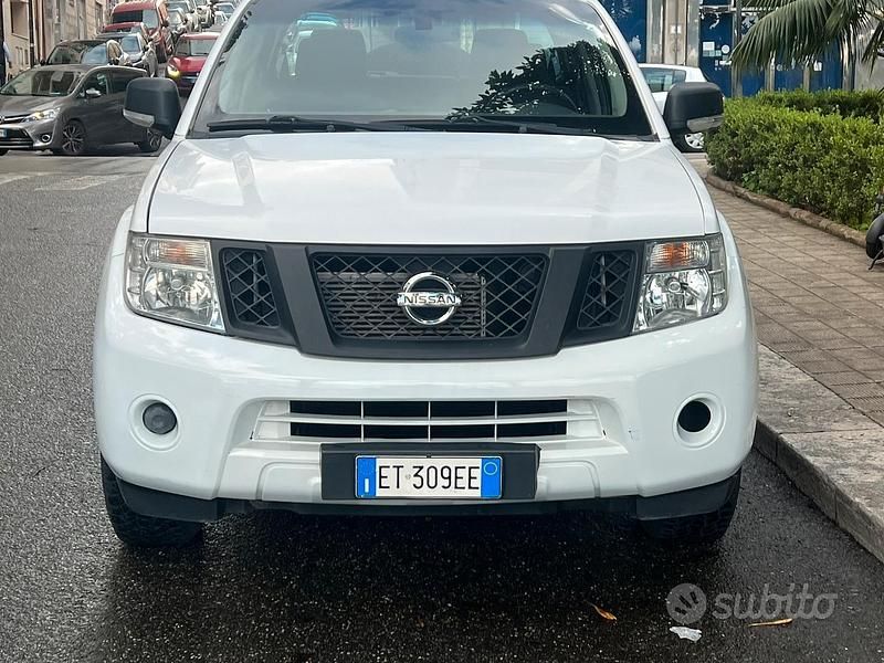 Usata Nissan Navara 80 CV (58 kW) 2014 Bianco Pick-up
