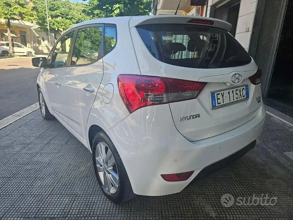 Usata Hyundai ix20 Xpossible 90 CV (66 kW) 2015 Bianco Utilitaria