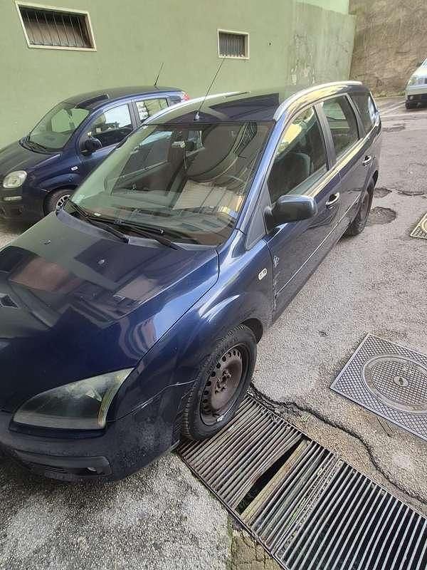 Usata Ford Focus Style 110 CV (80 kW) 2005 Blu/azzurro Station wagon