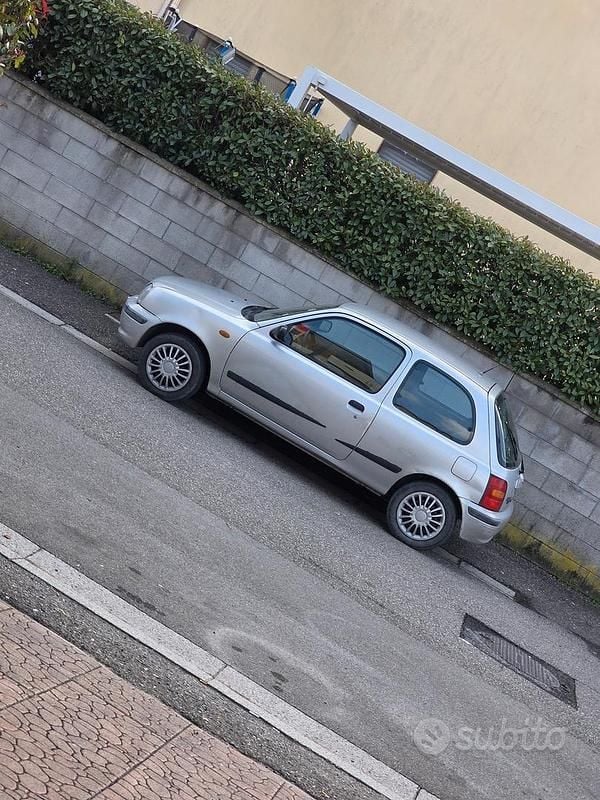 Usata Nissan Micra 2000 Utilitaria