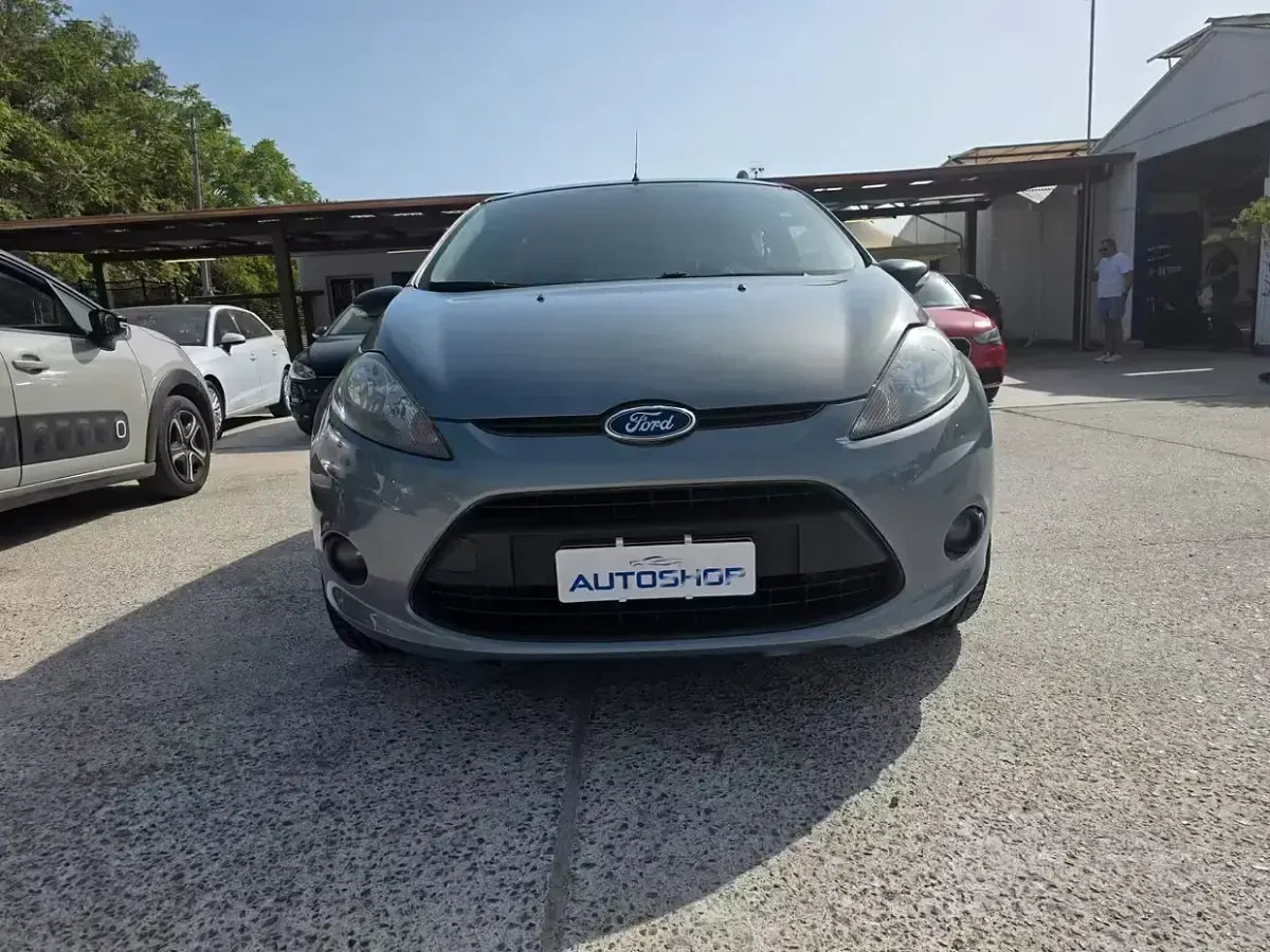 Usata Ford Fiesta Titanium 92 CV (67 kW) 2010 Blu Berlina
