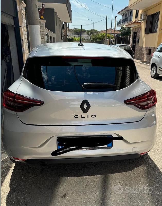 Usata Renault Clio V 86 CV (63 kW) 2022 Grigio Berlina