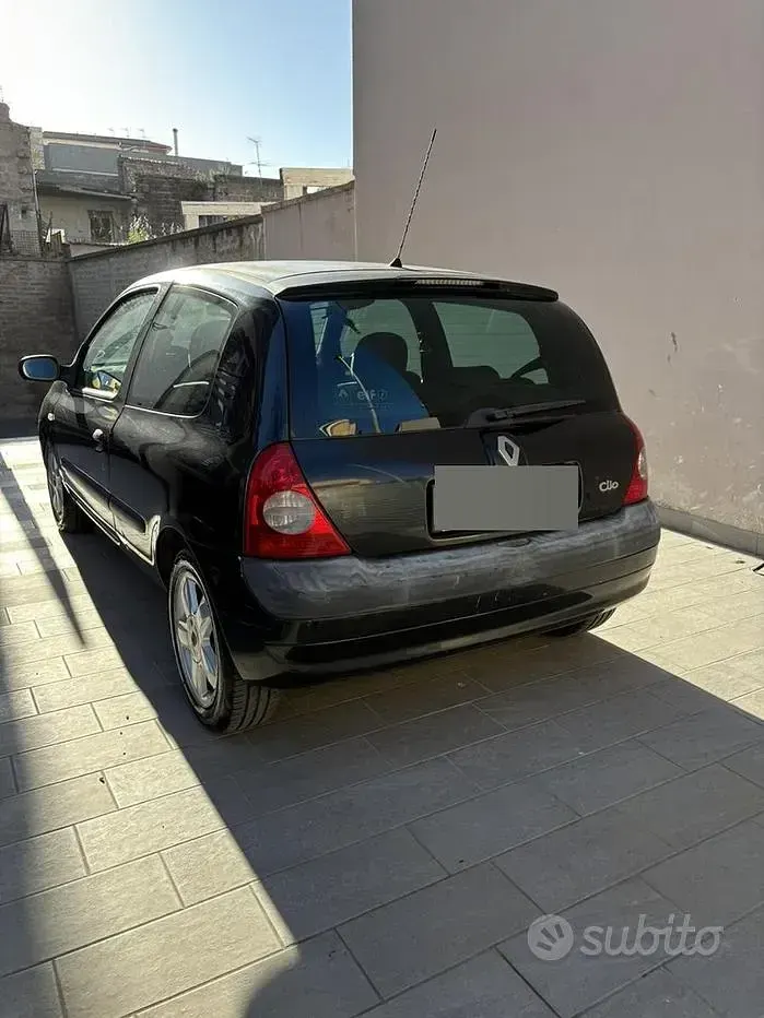 Gebraucht Renault Clio II Dynamique 82 PS (60 kW) 2003 Schwarz Limousine