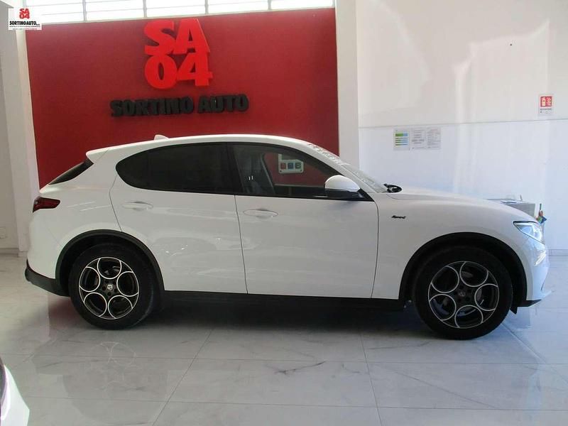 Usata Alfa Romeo Stelvio Sprint 190 CV (139 kW) 2021 Bianco SUV