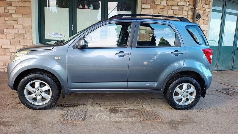 Usata Daihatsu Terios 86 CV (63 kW) 2006 Gray SUV