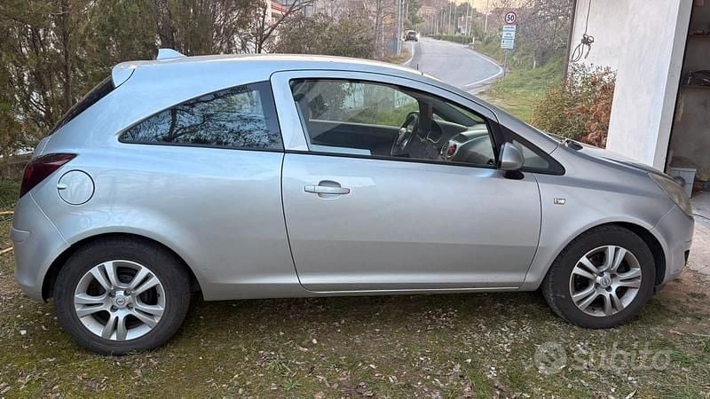 Usata Opel Corsa 80 CV (58 kW) 2009 Grigio Utilitaria