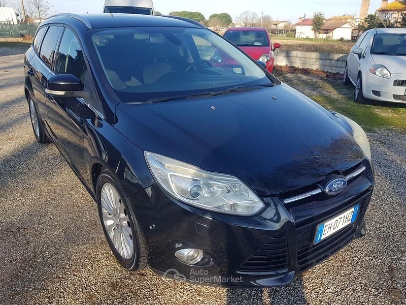 Usata Ford Focus 116 CV (85 kW) 2011 Nero Station wagon
