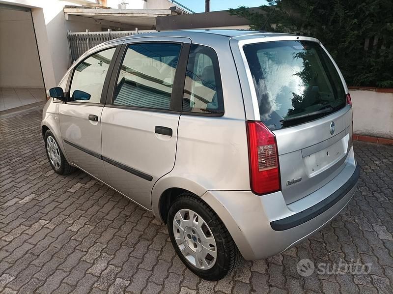 Usata Fiat Idea Dynamic 75 CV (55 kW) 2004 Grigio Monovolume