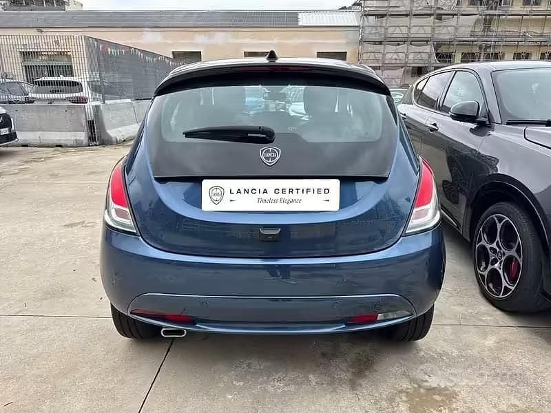 Usata Lancia Ypsilon 70 CV (51 kW) 2024 Blu/azzurro Utilitaria