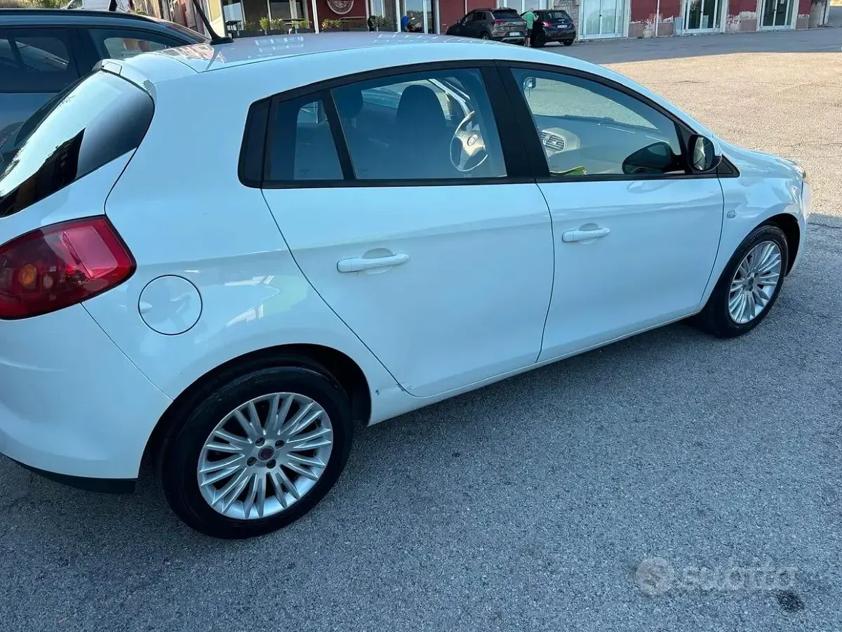 Usata Fiat Bravo Emotion 120 CV (88 kW) 2011 Other Utilitaria