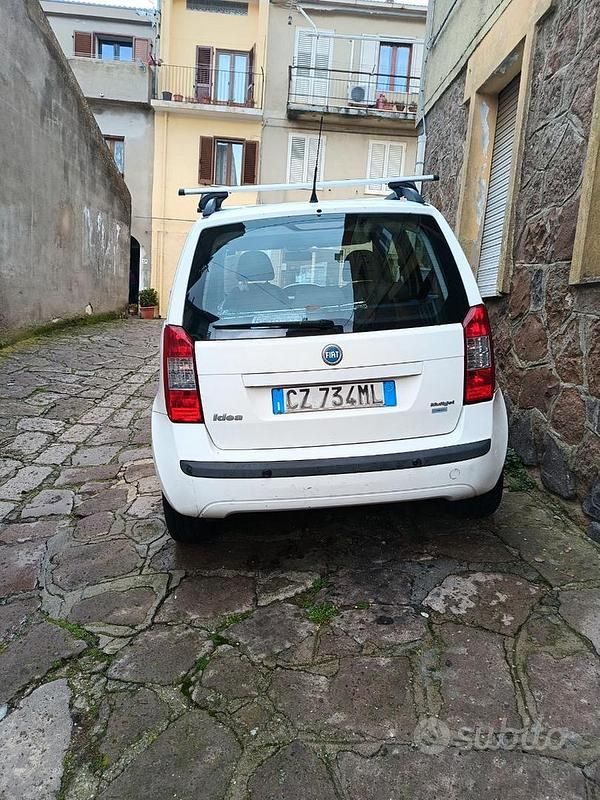Usata Fiat Idea 70 CV (51 kW) 2004 Bianco Monovolume