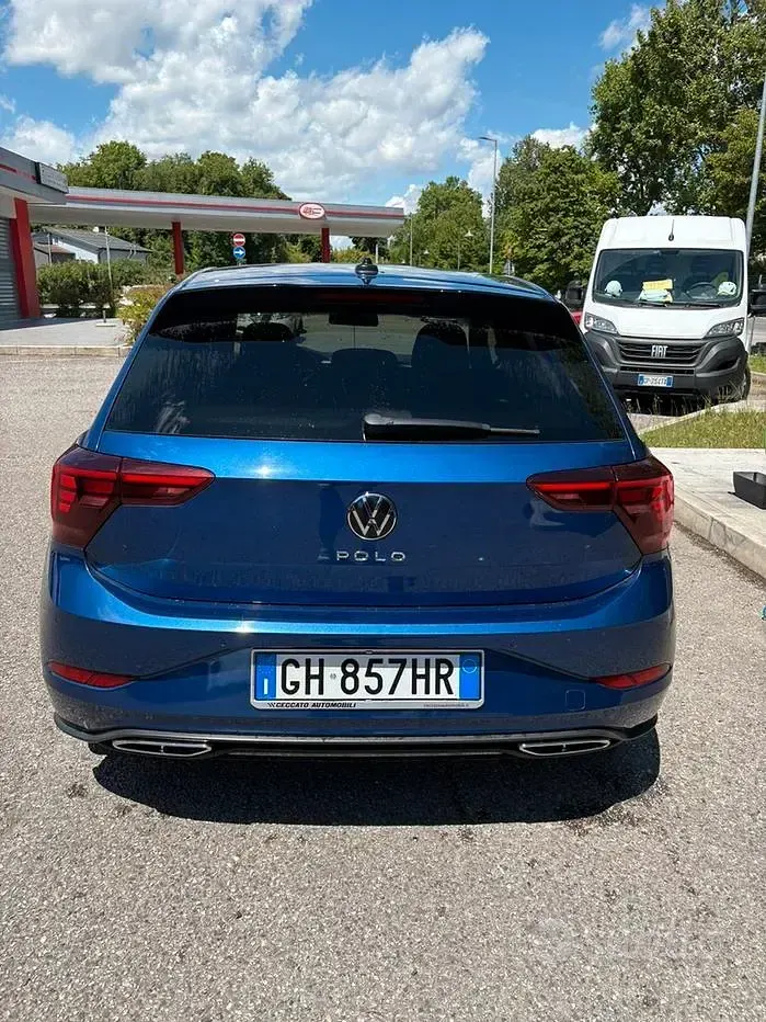 Usata VW Polo R-line 95 CV (69 kW) 2021 Blu Utilitaria