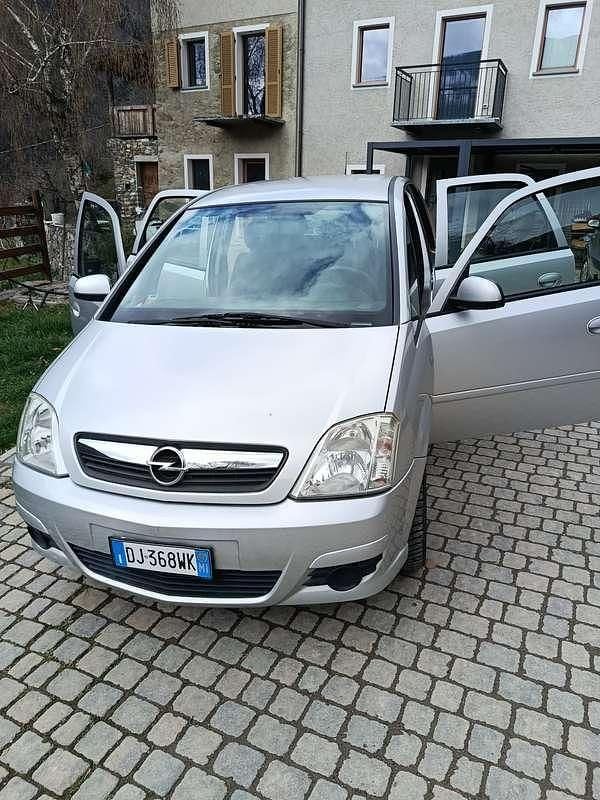 Usata Opel Meriva Cosmo 105 CV (77 kW) 2007 Monovolume