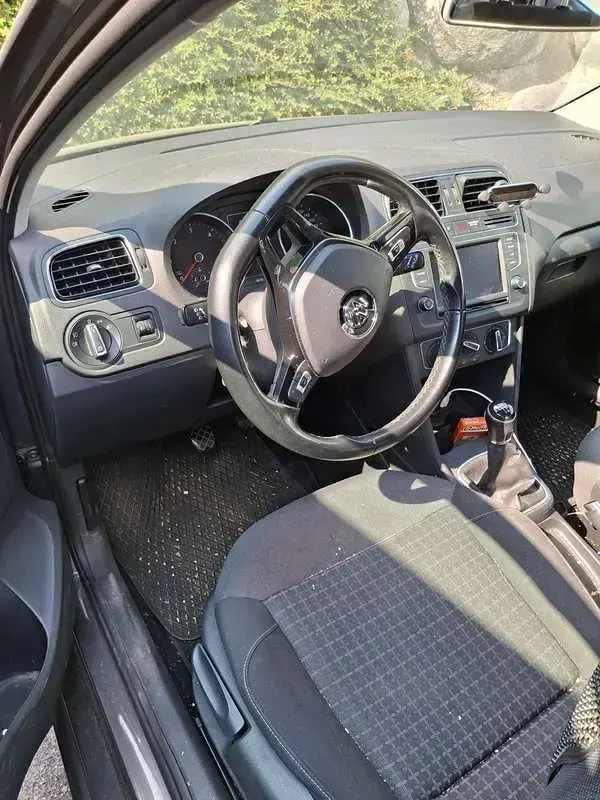 Usata VW Polo 90 CV (66 kW) 2017 Grigio Berlina
