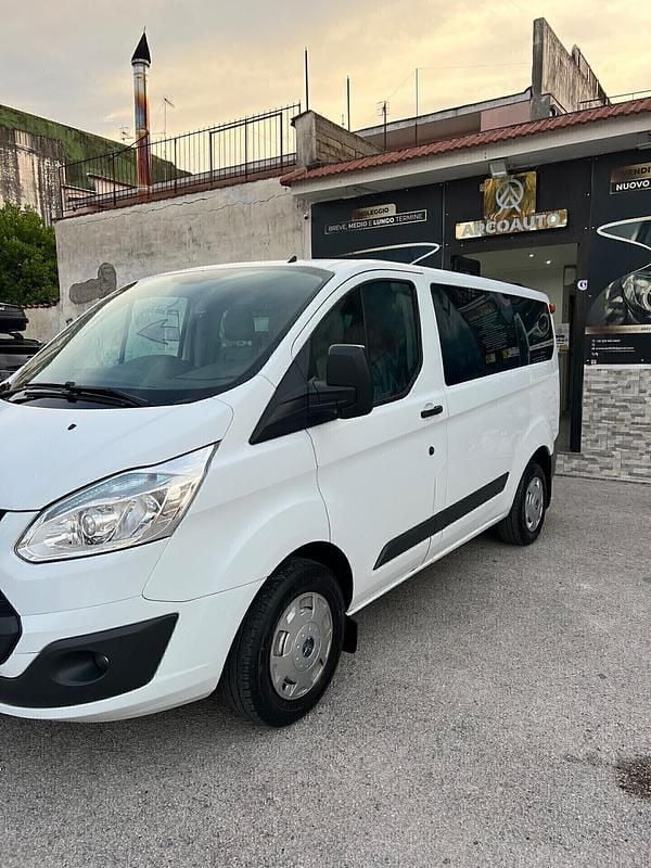 Usata Ford Transit Custom 131 CV (96 kW) 2016 Beige Monovolume
