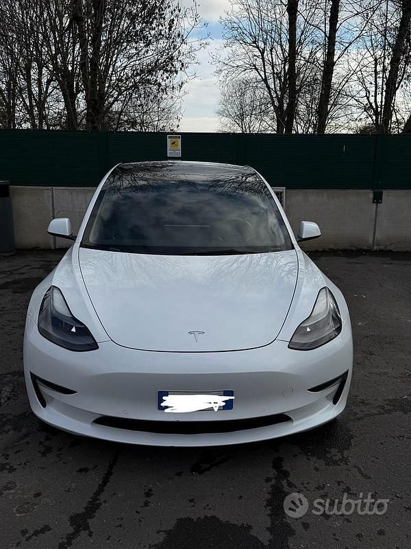 Usata Tesla Model 3 235 kW (320 CV) 2022 Bianco Berlina