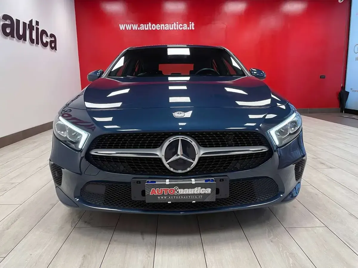 Usata Mercedes A180 116 CV (85 kW) 2022 Blu/azzurro Berlina