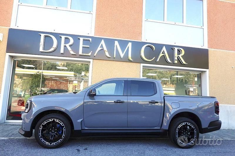Usata Ford Ranger 240 CV (176 kW) 2024 Grigio pastello Pick-up
