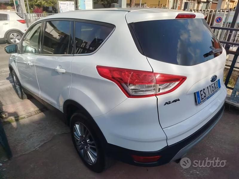 Usata Ford Kuga 140 CV (102 kW) 2013 Bianco SUV