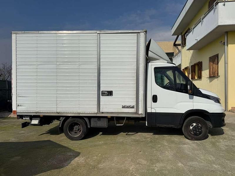 Usata Iveco Daily 160 CV (117 kW) 2021 Bianco Furgone