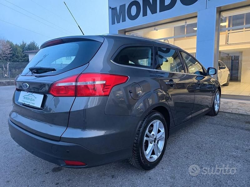 Usata Ford Focus Titanium 120 CV (88 kW) 2016 Grigio Station wagon