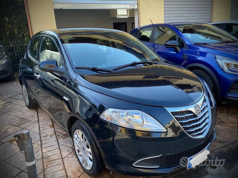 Usata Lancia Ypsilon Gold 69 CV (50 kW) 2013 Nero Utilitaria