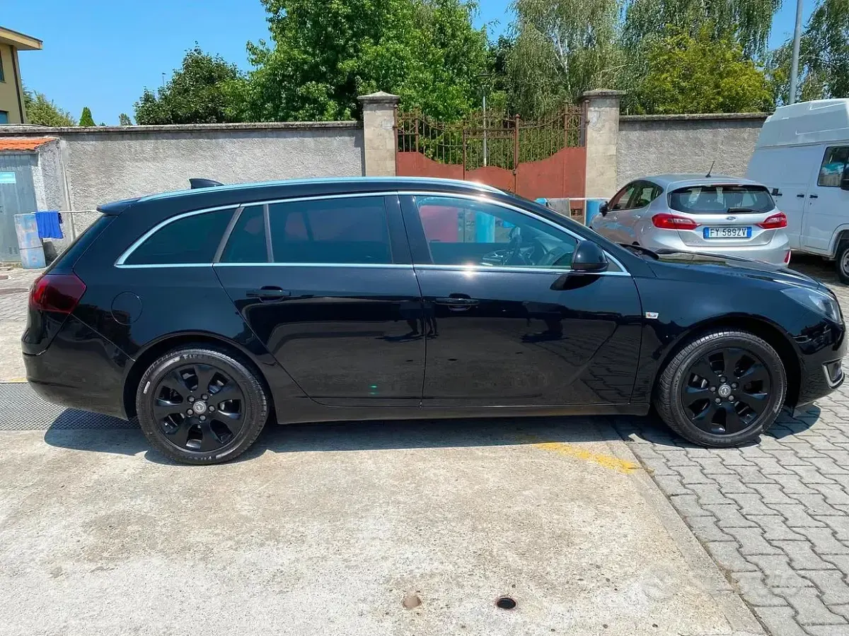 Usata Opel Insignia Cosmo 136 CV (100 kW) 2017 Nero Station wagon