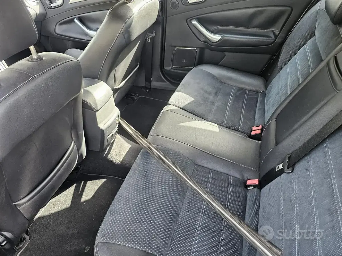 Usata Ford Mondeo Ghia 155 CV (114 kW) 2006 Grigio Berlina
