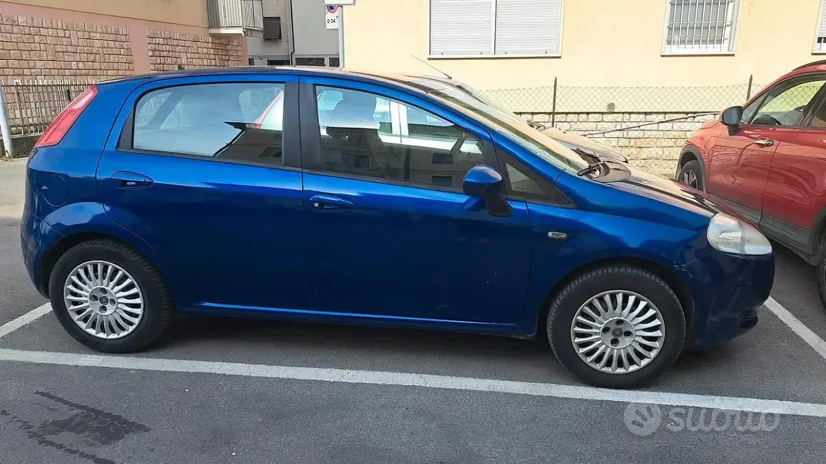 Usata Fiat Punto 69 CV (50 kW) 2008 Blu Utilitaria