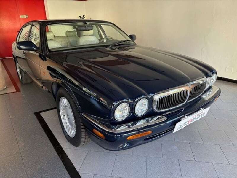 Usata Jaguar XJ Executive 237 CV (174 kW) 1998 Blu/azzurro Berlina