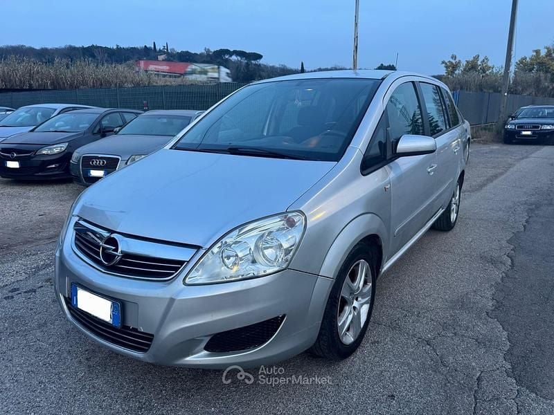 Usata Opel Zafira 140 CV (102 kW) 2010 Monovolume