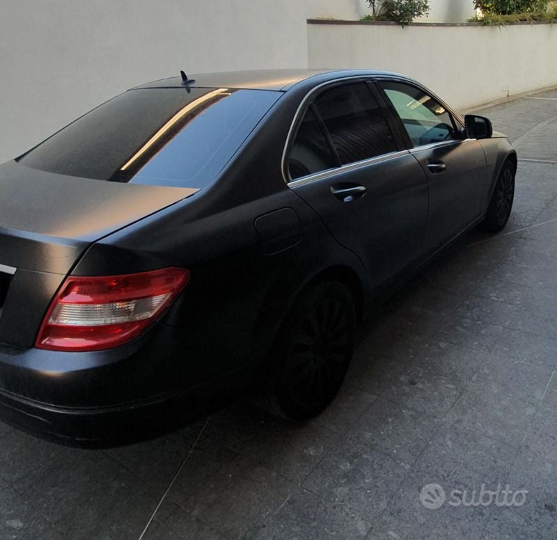 Usata Mercedes C220 Elegance 170 CV (125 kW) 2007 Nero Berlina
