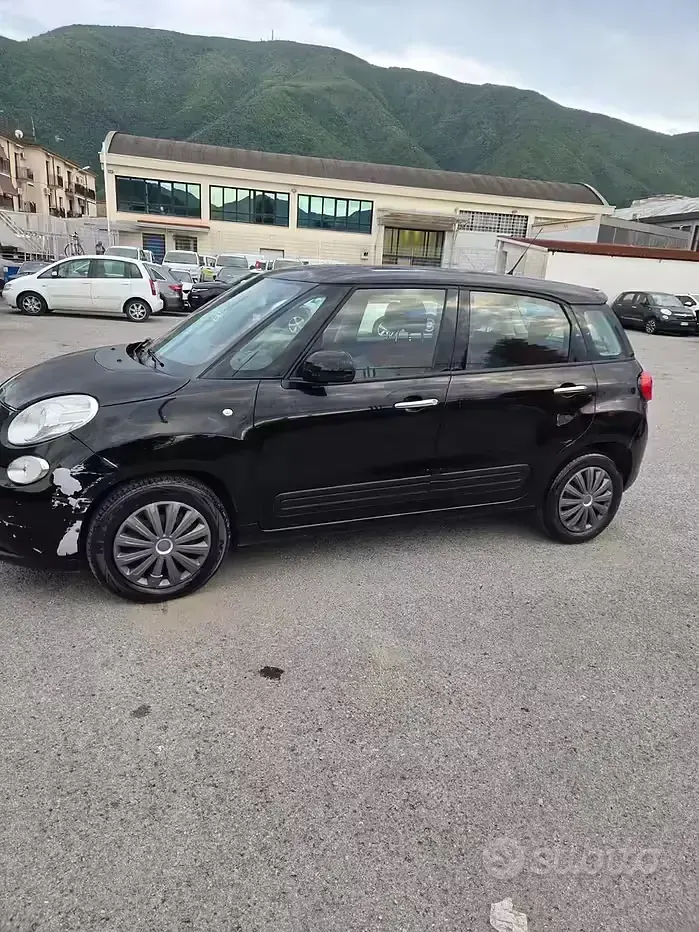 Usata Fiat 500L Living 105 CV (77 kW) 2014 Nero Monovolume