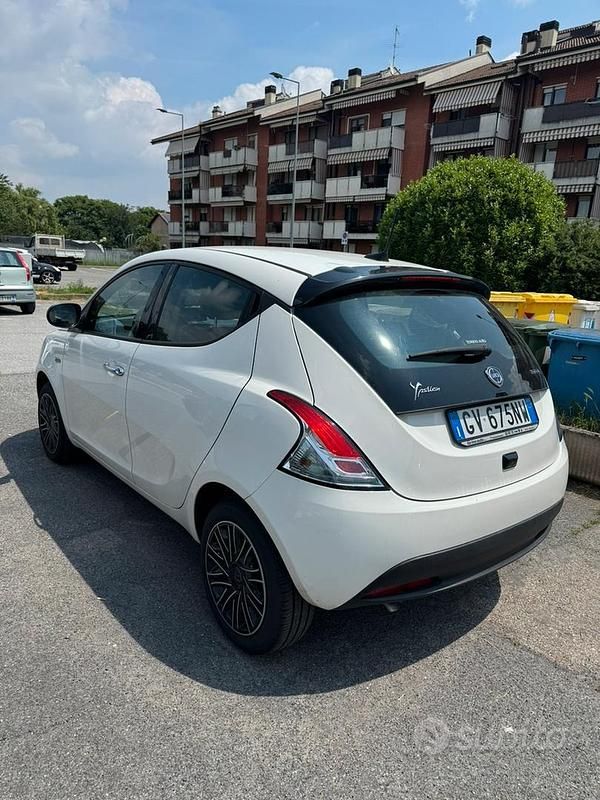 Usata Lancia Ypsilon 2024 Bianco Utilitaria